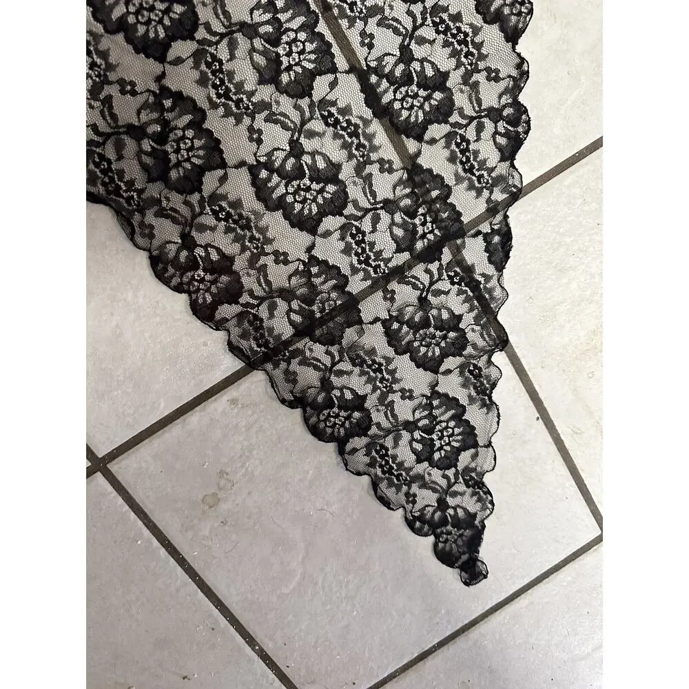 Vintage Black Lady Of Spain Lace Floral Mantilla Scarf/Veil Scalloped -